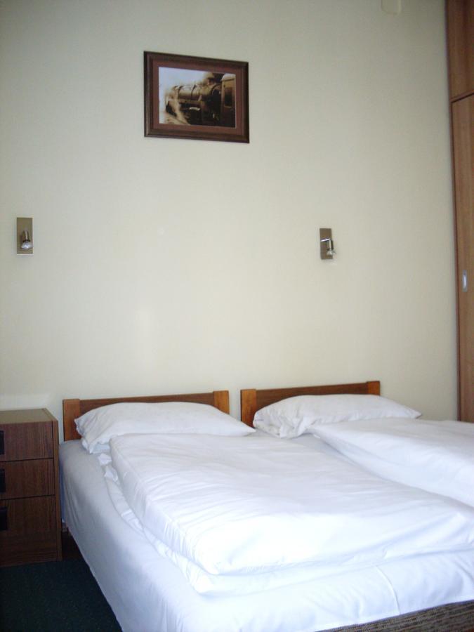 Lokomotiv Motel Έγκερ Εξωτερικό φωτογραφία