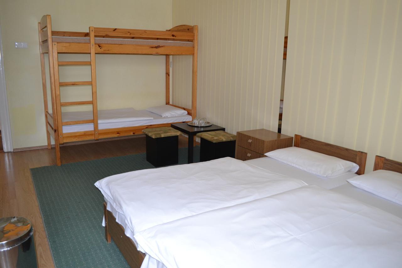 Lokomotiv Motel Έγκερ Εξωτερικό φωτογραφία
