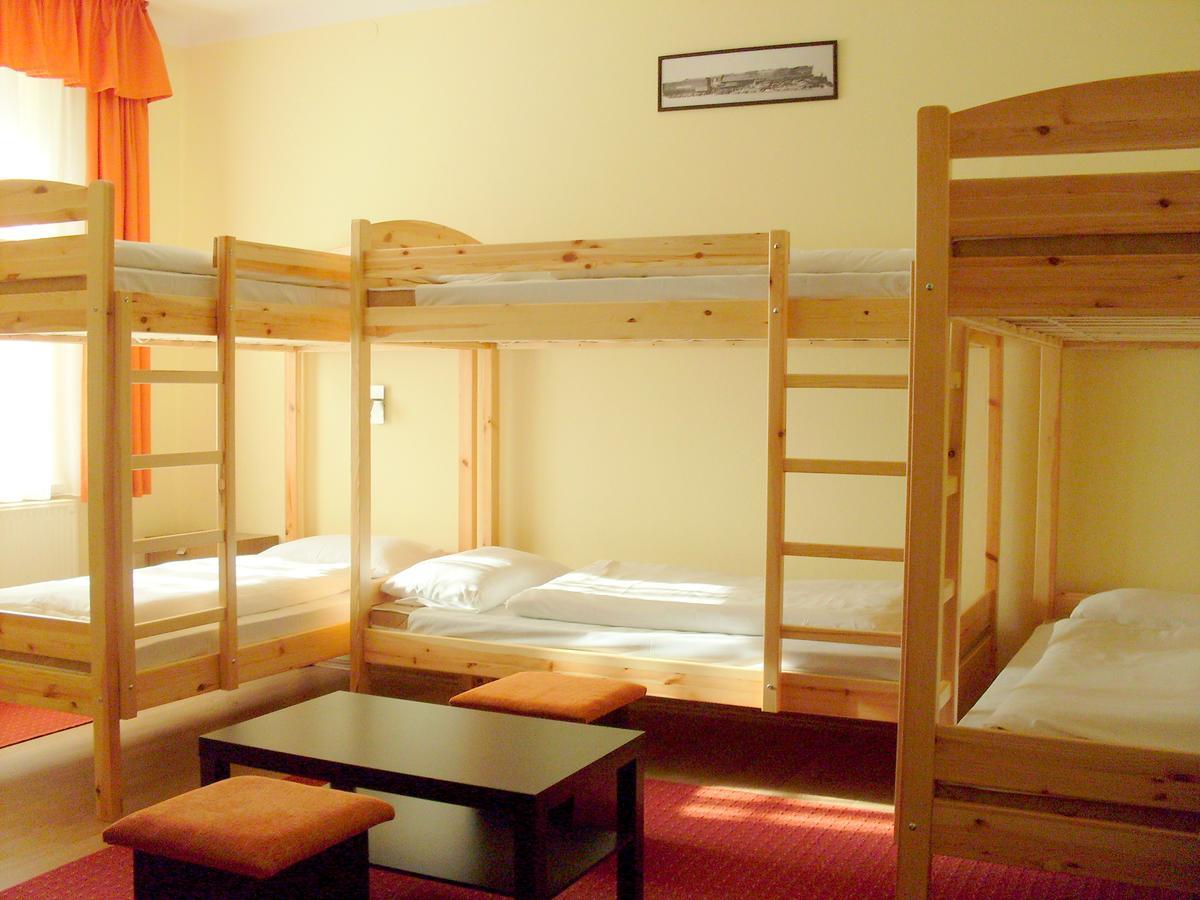 Lokomotiv Motel Έγκερ Εξωτερικό φωτογραφία